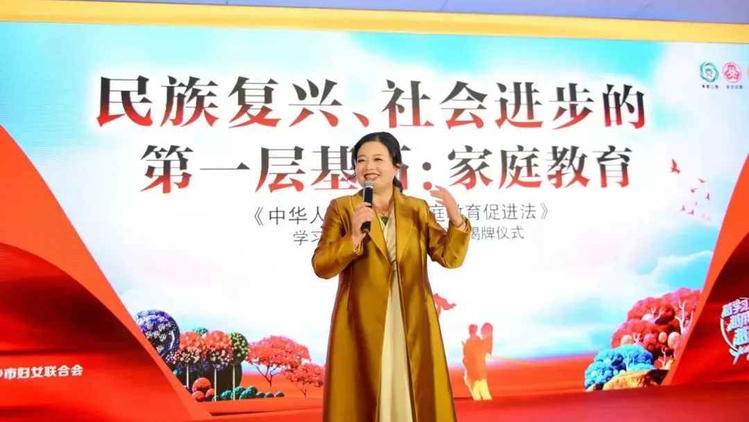 万合恒业许罗轩老师.jpg 万合恒业许罗轩老师.jpg