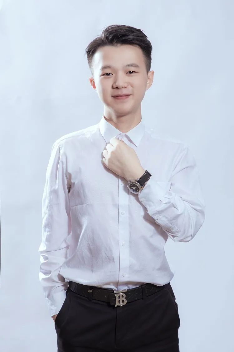 万合恒业讲师余锦华.jpg 万合恒业讲师余锦华.jpg