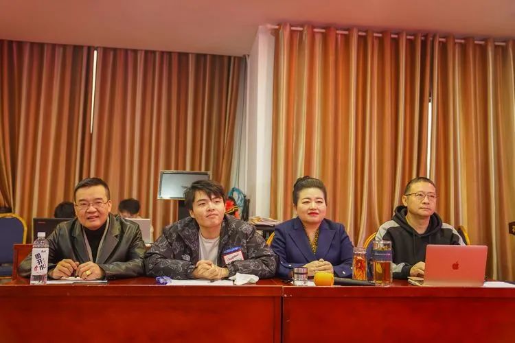 万合家工程讲师.jpg 万合家工程讲师.jpg